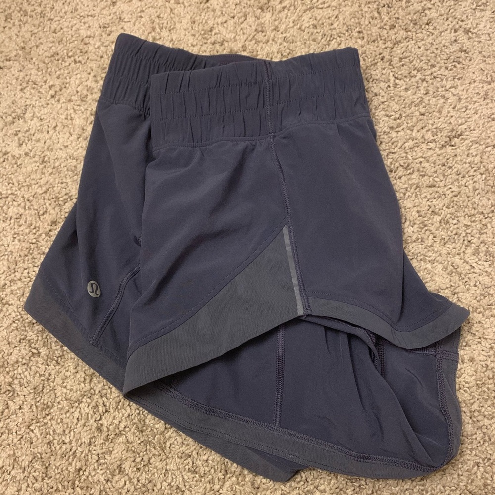 Lululemon 2.5” shorts